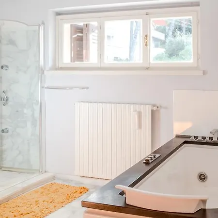 Mamma Mia Villa *