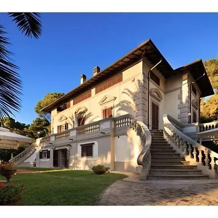 Mamma Mia Villa *